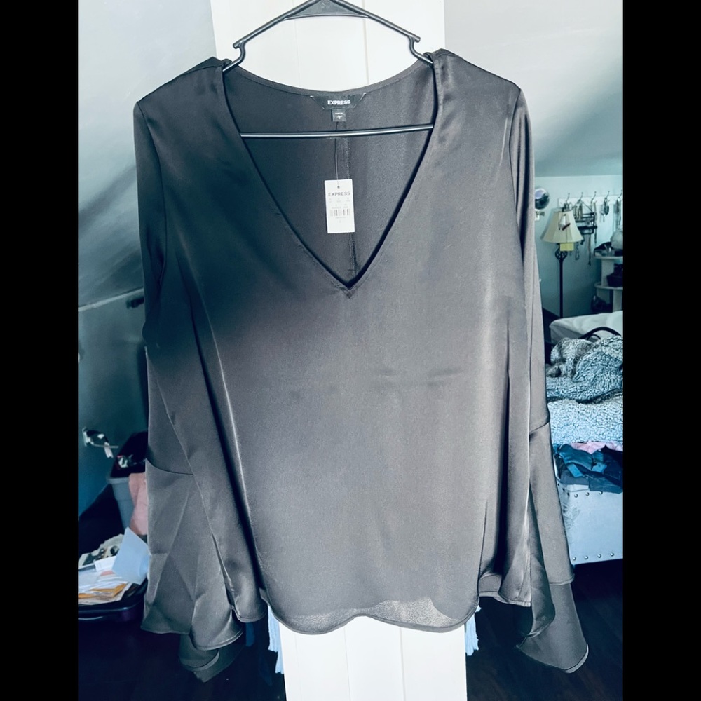 Express women’s long sleeve with bell sleeves
